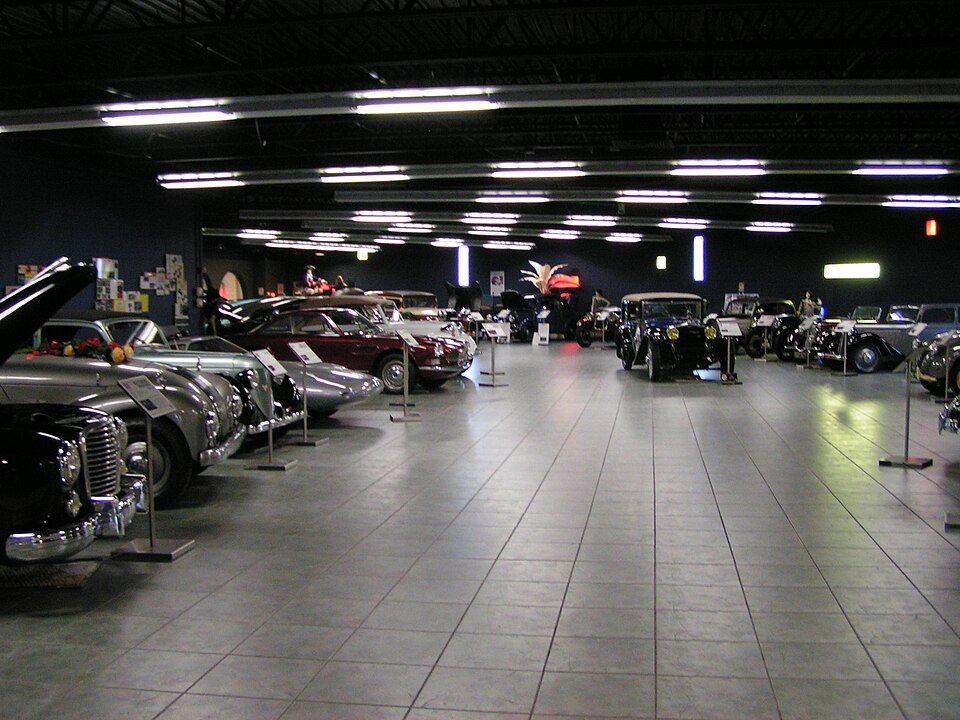 Classic Cars & Indoor Exploration